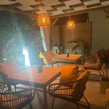 Elegant Rooms 阿尔戈斯托利翁 外观 照片