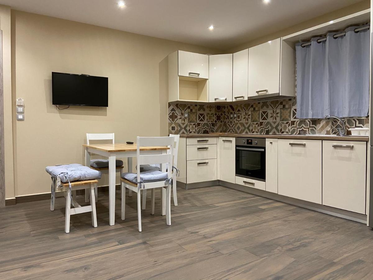 Elegant Rooms 阿尔戈斯托利翁 外观 照片